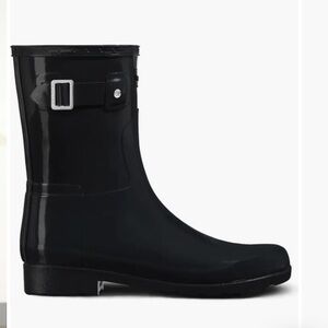 Hunter Refined Short Gloss Rain Boot size 7